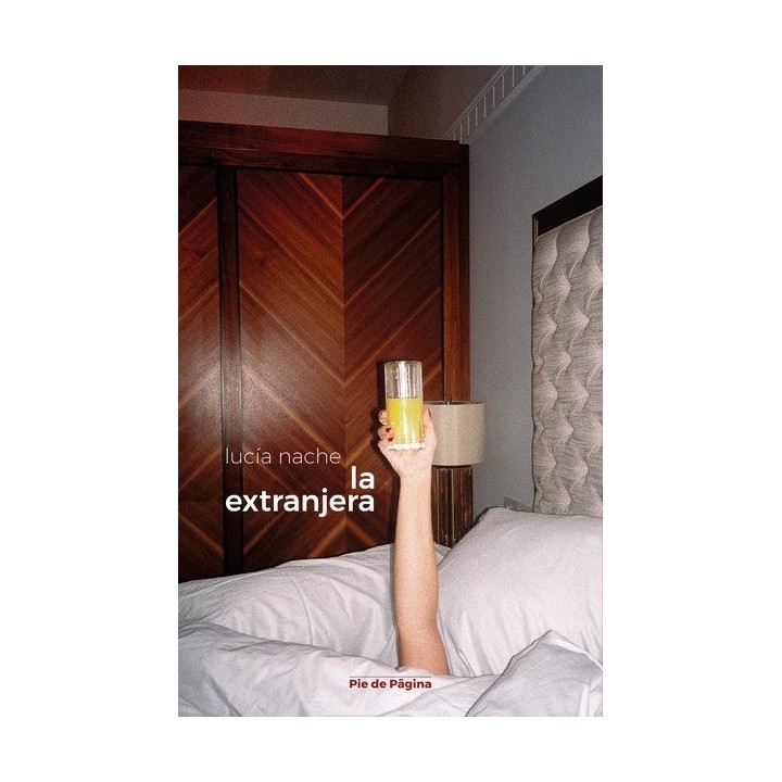 LA EXTRANJERA