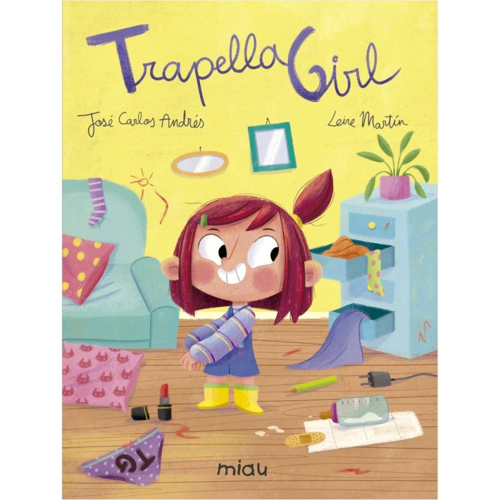 TRAPELLAGIRL CAT