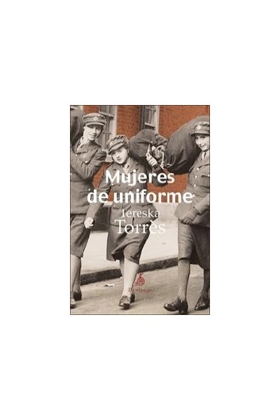 MUJERES DE UNIFORME