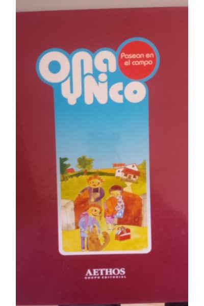 ONA Y NICO PASEAN EN EL CAMPO