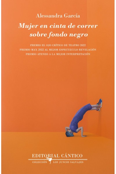 MUJER EN CINTA DE CORRER SOBRE FONDO NEGRO