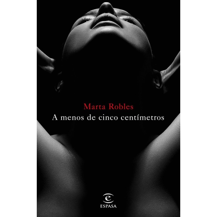 A MENOS DE CINCO CENTIMETROS