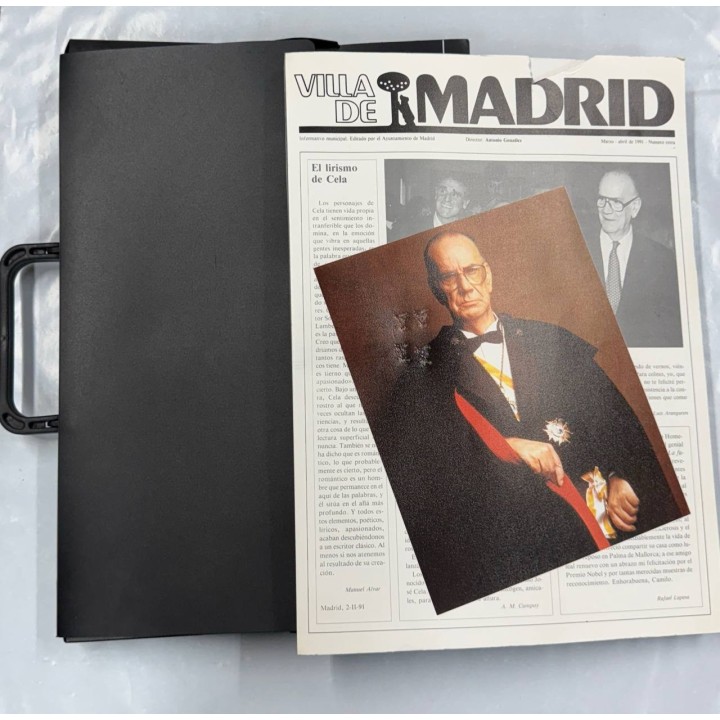Homenaje del Ayuntamiento de Madrid a Camilo José Cela. Libro en estuche.