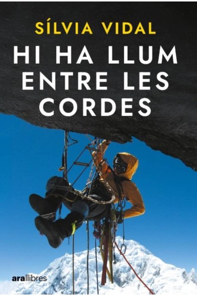 HI HA LLUM ENTRE LES CORDES