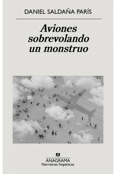 AVIONES SOBREVOLANDO UN MONSTRUO