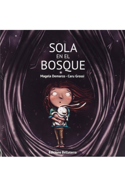 SOLA EN EL BOSQUE