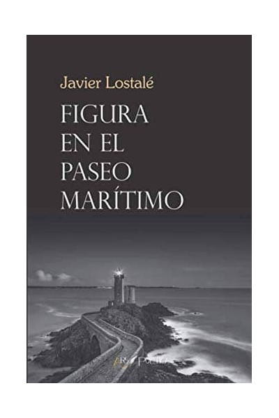 FIGURA EN EL PASEO MARÍTIMO