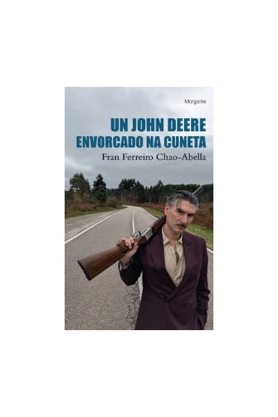 UN JOHN DEERE ENVORCADO NA CUNETA